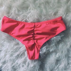 Billabong Cheeky bikini bottom! 🌸🏝